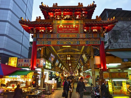 Chợ đêm Huaxi Street (Snake Alley)